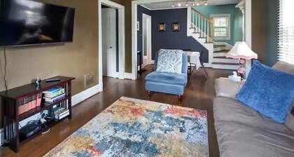 Downtown 1930s 2 BR home