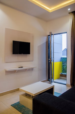 Executive Studio Suite | Desk, free WiFi, bed sheets - Moratel Hotels (Port Harcourt)