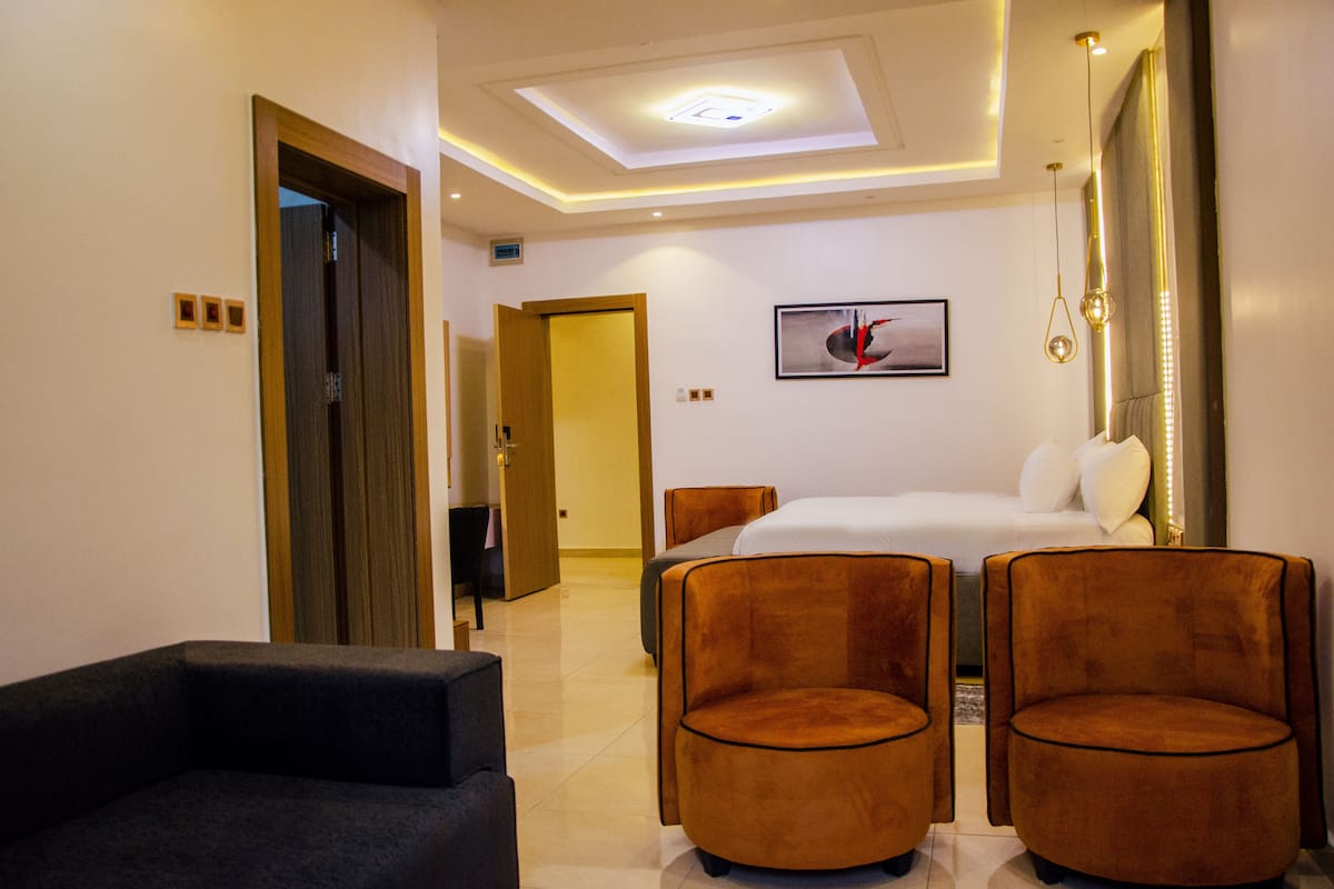 Studio Suite Eksekutif | Meja kerja, Wi-Fi gratis, dan seprai linen