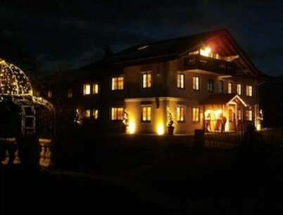 5 Sterne Ferienwohnung "franz" mit Traumhafter Aussicht & Pool von Apr-nov