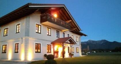 5 Sterne Ferienwohnung "franz" mit Traumhafter Aussicht & Pool von Apr-nov