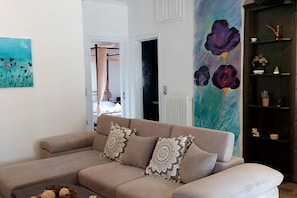 House | Living area - a Flower House in Corfu Close to Beach and Town (Corfu)