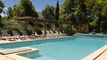 Piscine extérieure, piscine chauffée