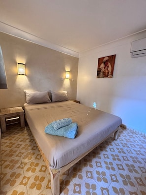 4 bedrooms, WiFi, bed sheets