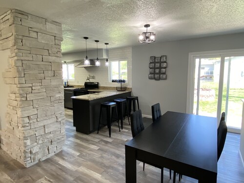 Lots of Space! Central to St Charles and STL. Newly Remodeled. Large Backyard!