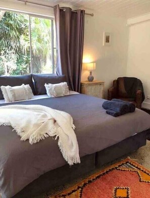 6 bedrooms, iron/ironing board, WiFi