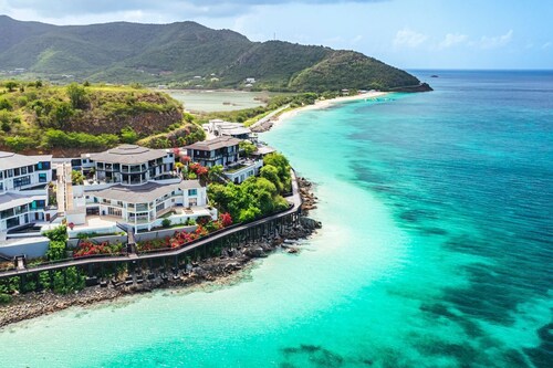 Tamarind Hills Resort - Ocean Blue