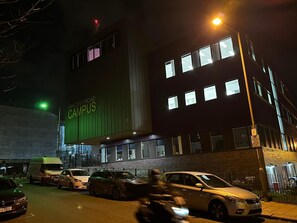 Apartment, Multiple Beds | Exterior - New! Xtra Large 4 Bedroom Up to 14 Guests (London)