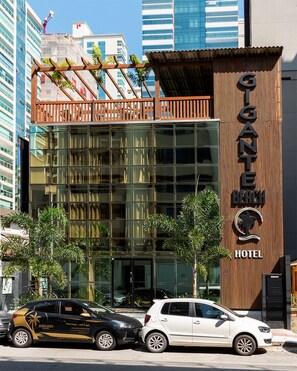 Front of property - Hotel Gigante Beach Itapema (Itapema)