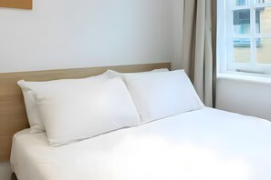 1 chambre, fer et planche à repasser, accès à Internet, literie fournie