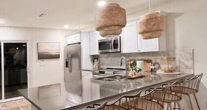 Large Group-Friendly Beach Villa with Heated Pool, Hot Tub & Private Pool House