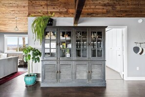 Interior - Foxy Flats · Hidden Desert - Luxurious home in Joshua Tree (Joshua Tree)