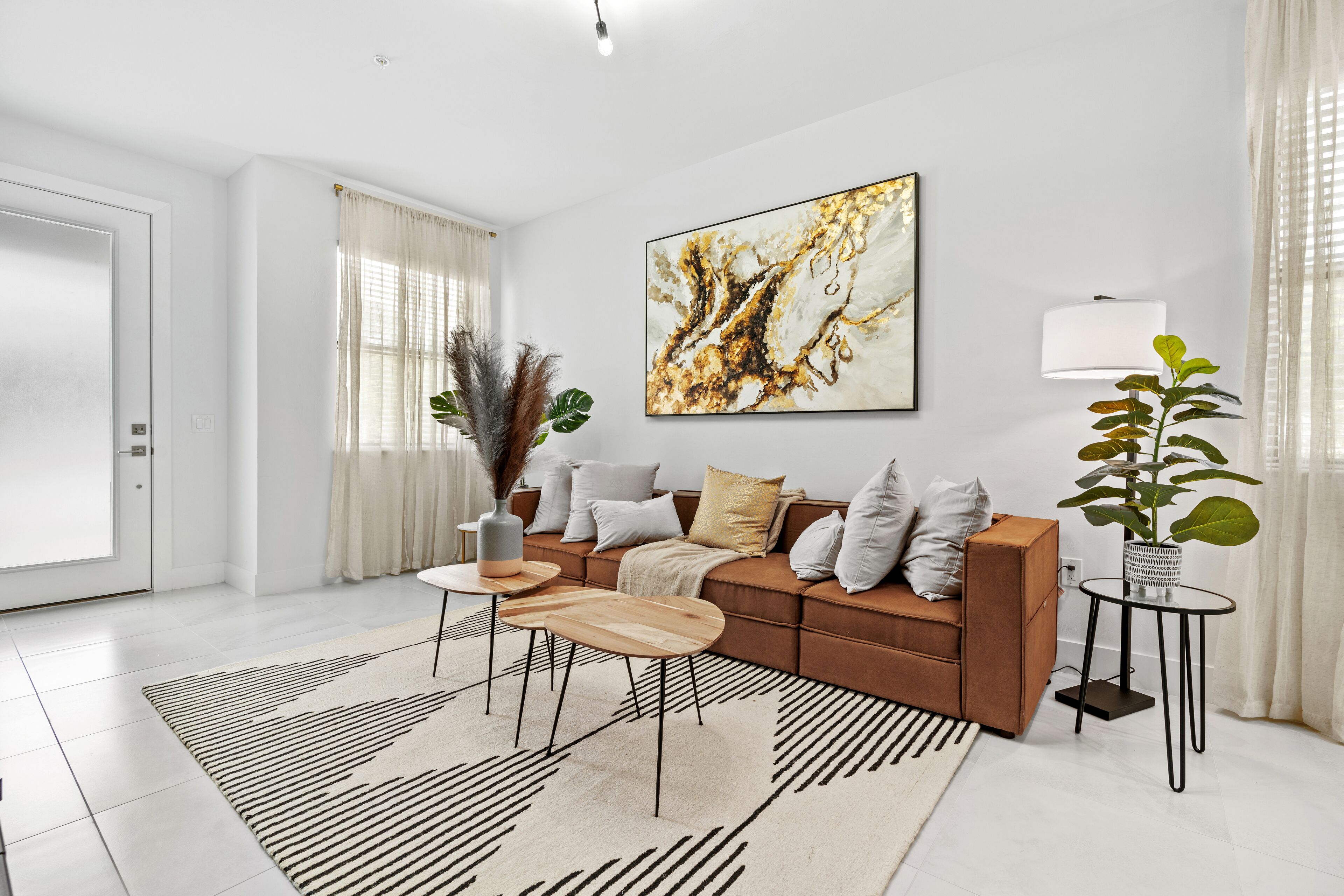 Luxe Naples Bungalow w/ pool - 3BR King Bed