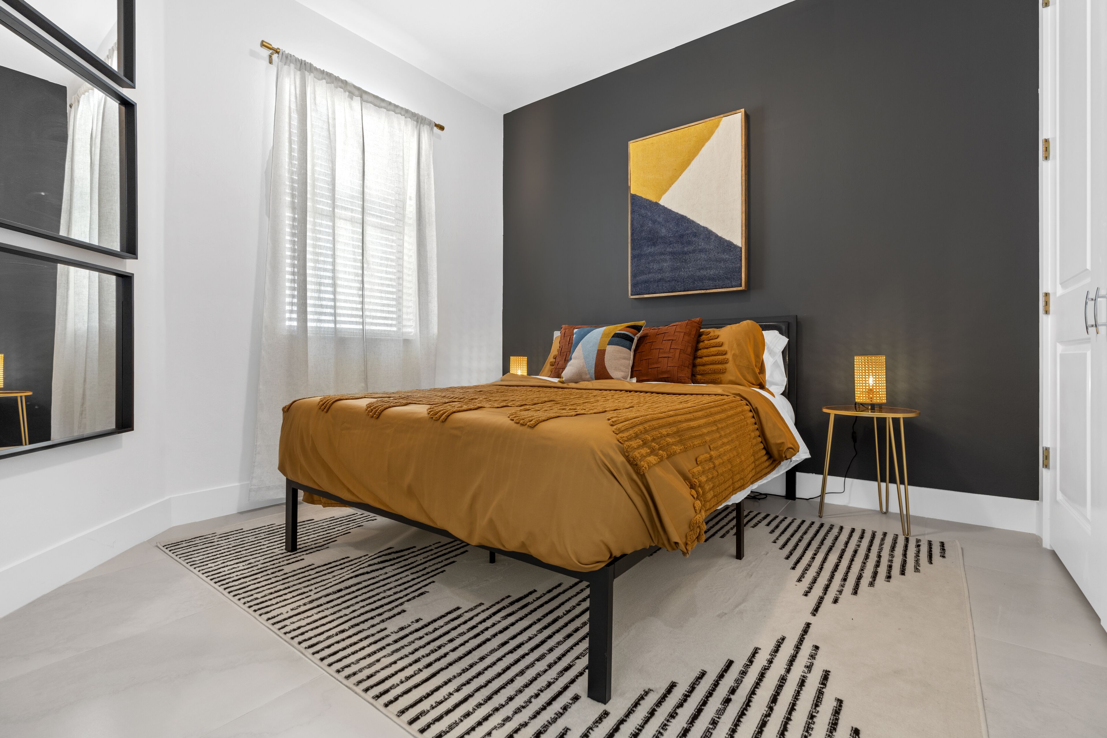 Luxe Naples Bungalow w/ pool - 3BR King Bed