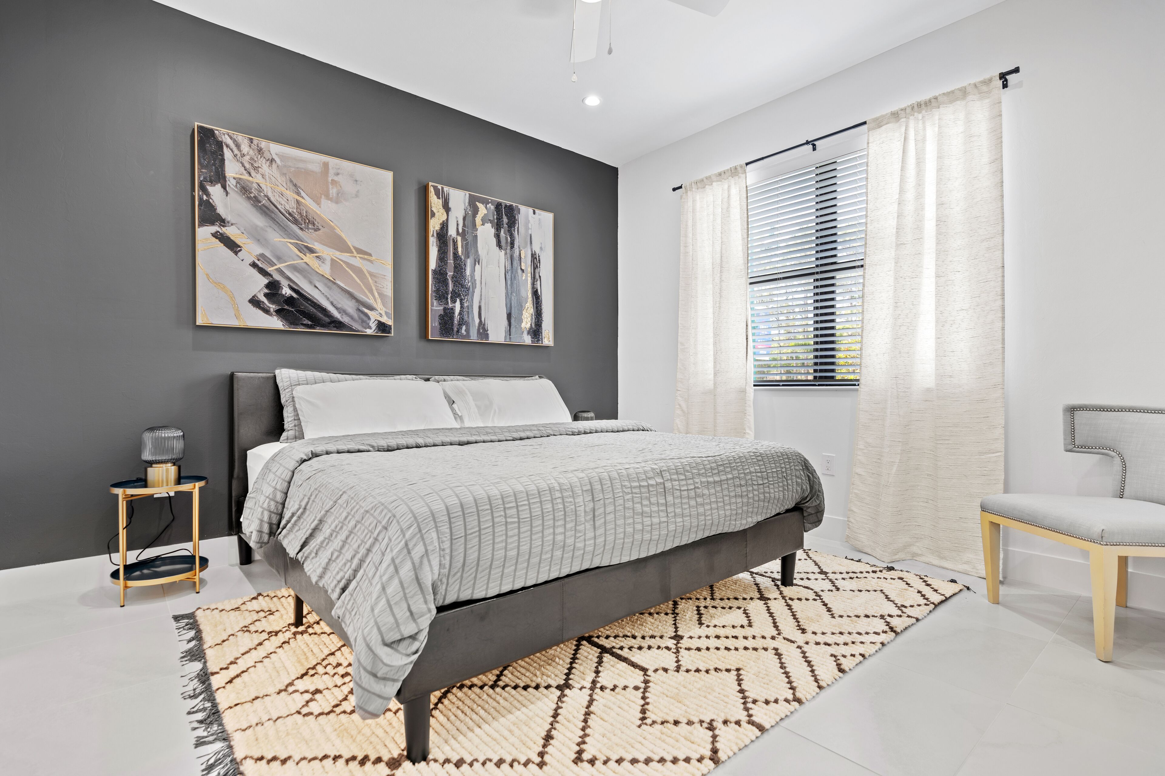 Luxe Naples Bungalow w/ pool - 3BR King Bed