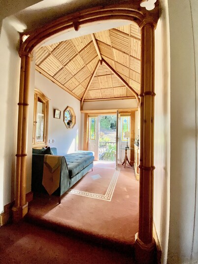 Charming 3-bed Victorian Villa House in New Ross