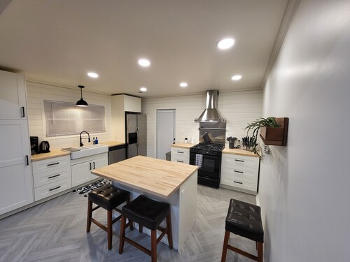 Smart Home Oasis with 2 King Beds and an Office - Alexa Controlled!