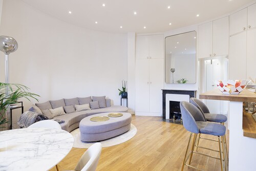 Appartement dans un dôme près de la Tour Eiffel