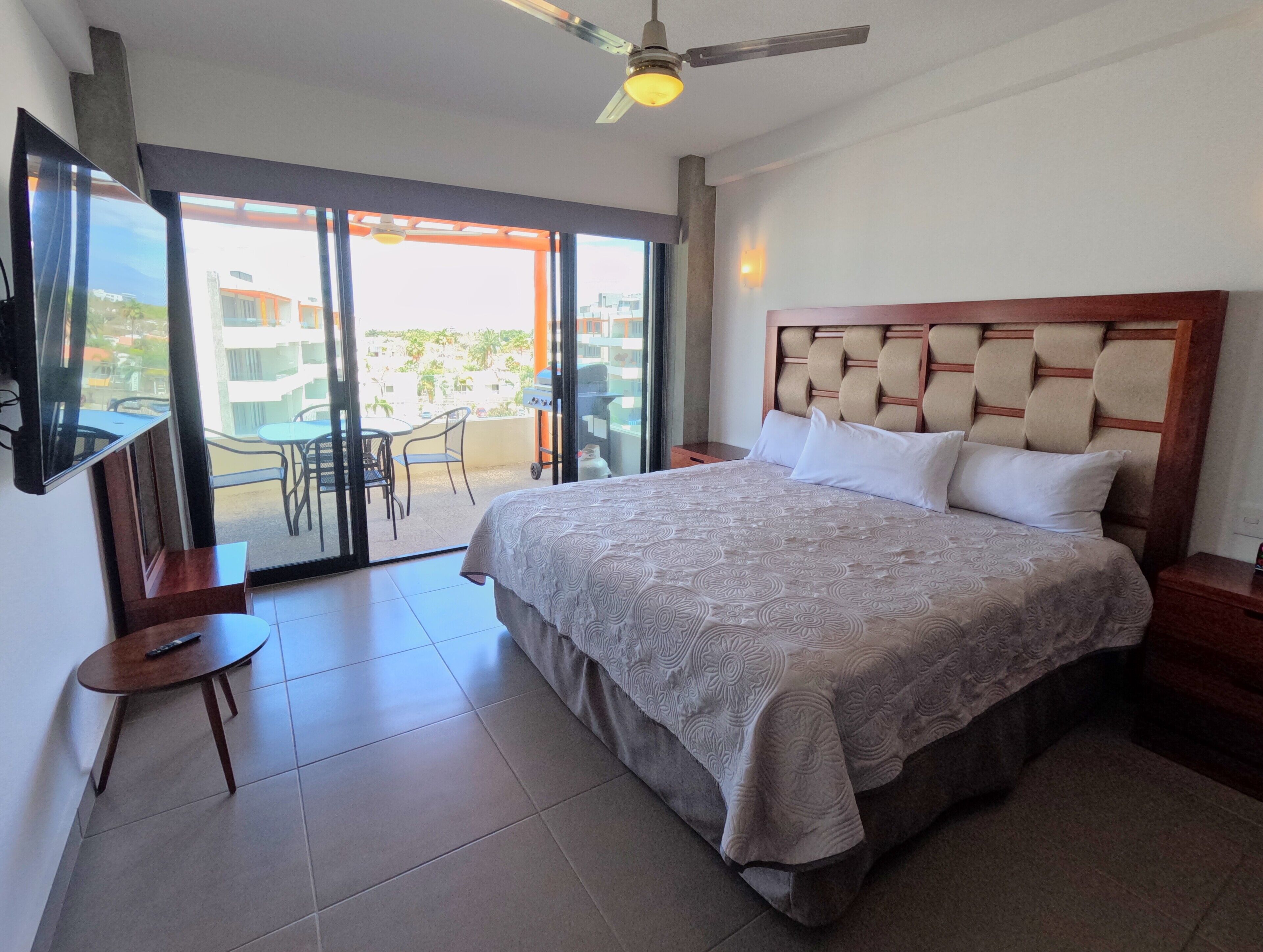 Amazing Penthouse in the heart of Nuevo Vallarta, 6 people, pool