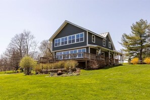 Exterior - Lakeview Crossing Vacation Rental (Hammondsport)