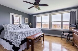 4 bedrooms, travel crib, WiFi - Lakeview Crossing Vacation Rental (Hammondsport)