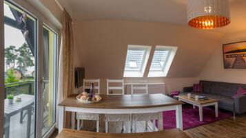 Smart-TV, Kamin, Videospiele, DVD-Player