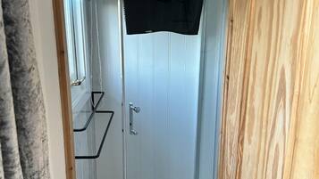 Apartment, 1 Queen Bed | Bathroom | Shower