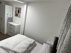 Appartement, 1 grand lit | 1 chambre, fer et planche Ă repasser, Wi-Fi gratuit
