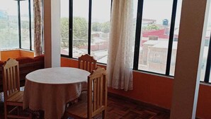 Living area - THE LITTLE HOUSE APARTHOTEL (Uyuni)