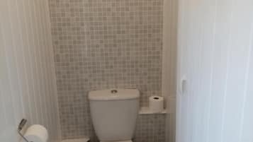 Chalet | Bagno | Doccia, carta igienica