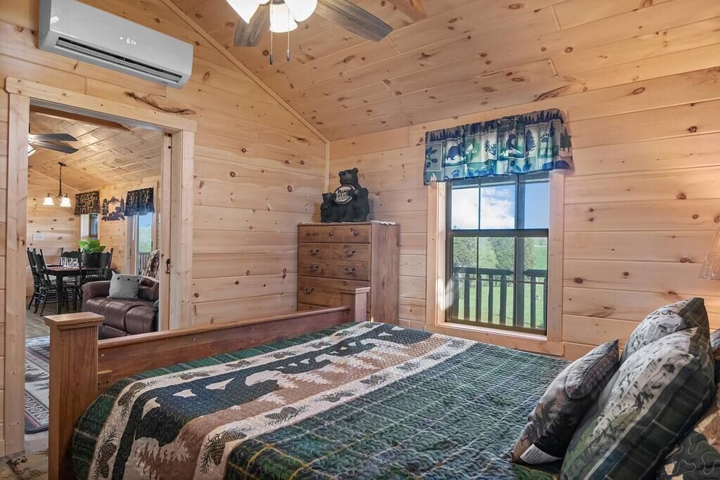 Cozy Hillside Cabin 2/1 Peaceful