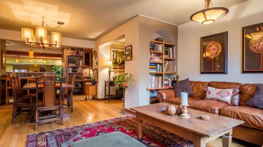 TV, fireplace, DVD player, books