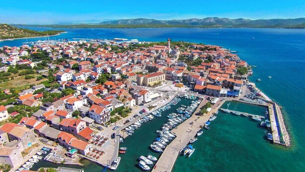 Unclassified image, 1 of 49, button - Charming 2-bed Apartment in Betina (Tisno)