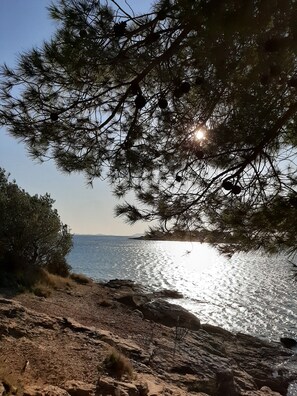 Beach - Charming 2-bed Apartment in Betina (Tisno)