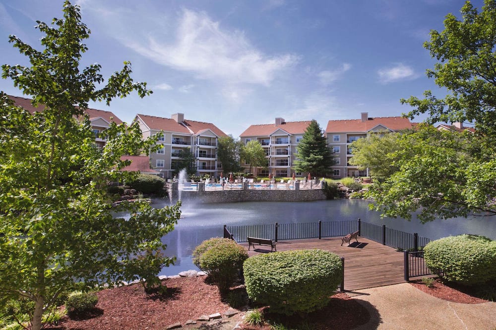 2BD/Branson - w/Pools, Barbecue, Gym!