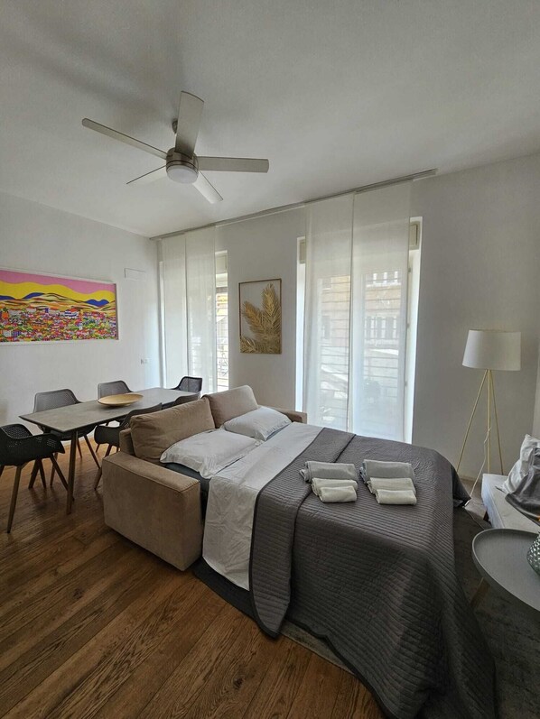 2 chambres, bureau, lit de bébé portatif, Wi-Fi