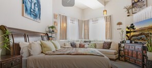 2 habitaciones, escritorio, wifi gratis y ropa de cama