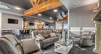 HarborBeach Haven & Event Lodge! 300' of Lakefront