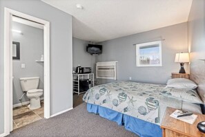 8 bedrooms, free WiFi, bed sheets