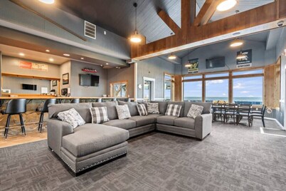 HarborBeach Haven & Event Lodge! 300` of Lakefront