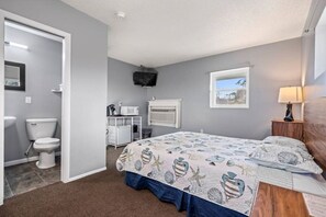 8 bedrooms, free WiFi, bed sheets