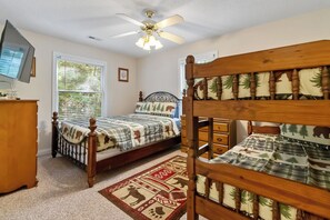 4 bedrooms, free WiFi, bed sheets