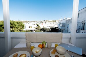 Luxury Villa | Terrace/patio