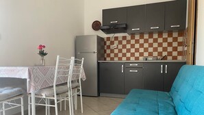 Apartment | Dining - Charming 1-bed Apartment in Betina (Tisno)