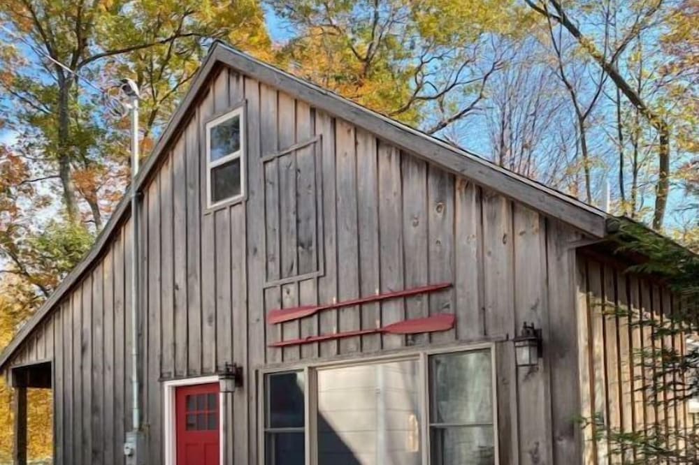 Romantic Spring Getaway-Close to Bolton downtown