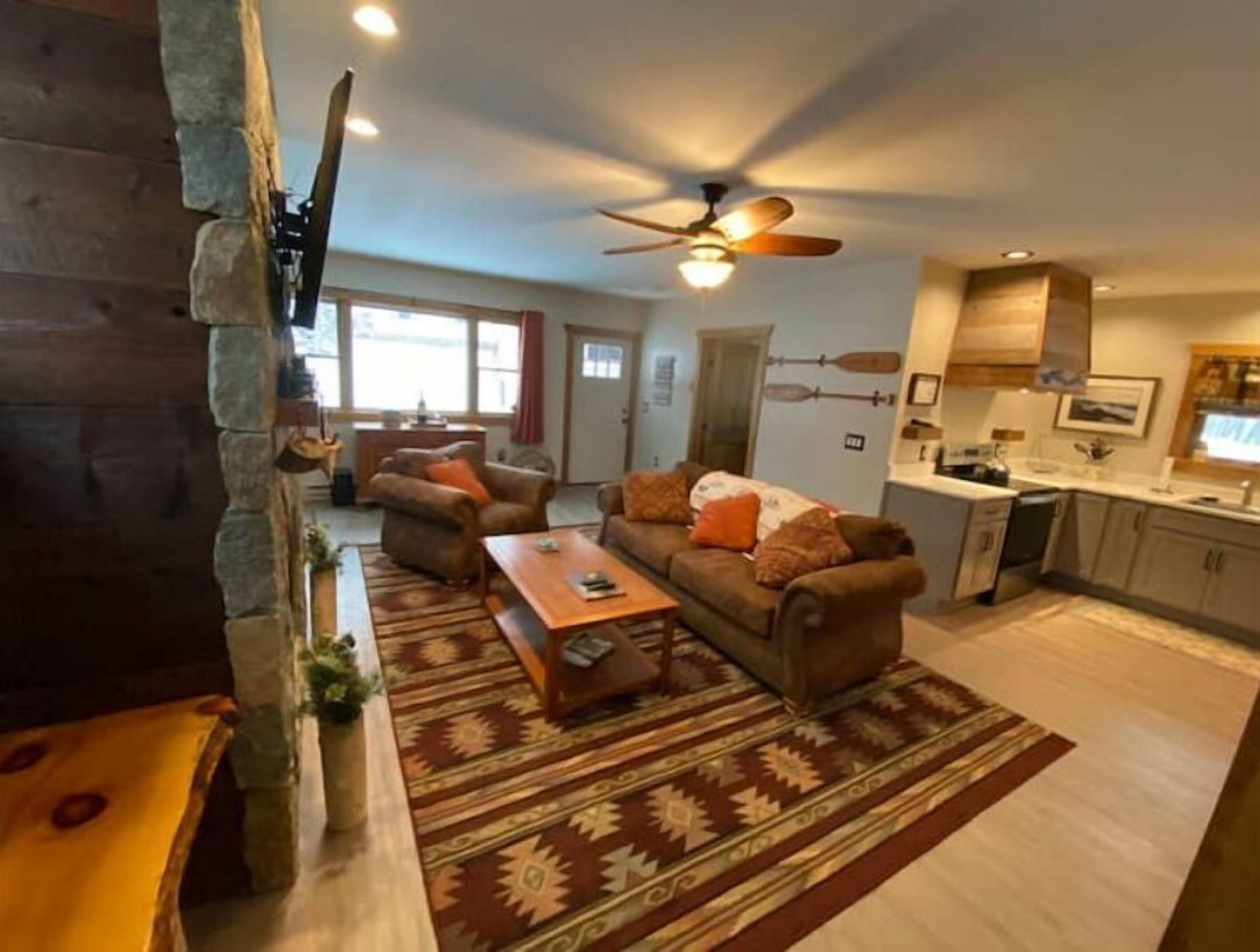 Romantic Spring Getaway-Close to Bolton downtown