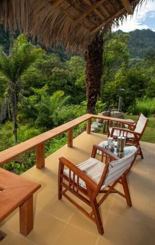 Remote Luxurious Riverside Jungle Retreat/Farmstay