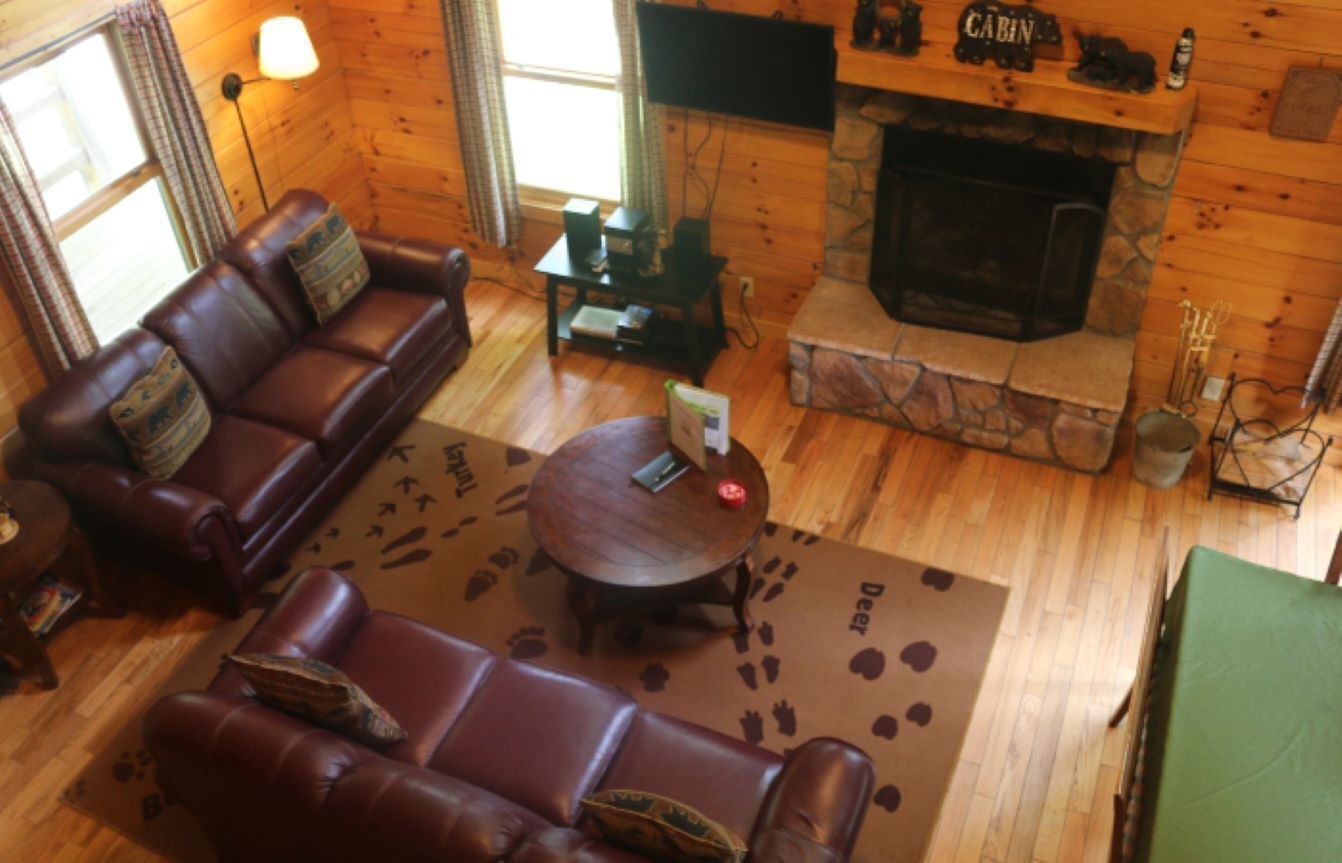 Honey Bear Hideaway--Log Cabin, Hot Tub in Hocking HIlls
