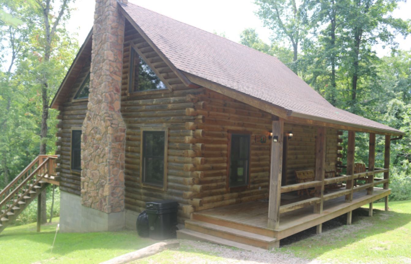 Honey Bear Hideaway--Log Cabin, Hot Tub in Hocking HIlls