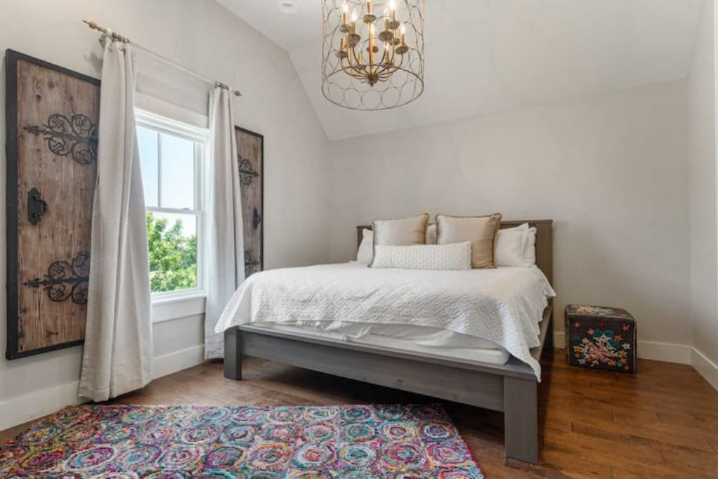 Carlton Landing Home with Guest House & Private Pool